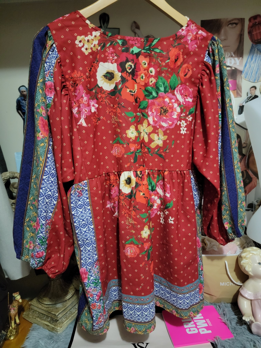 Umgee Red Floral Patterned Top Large NWOT - Picture 4 of 7